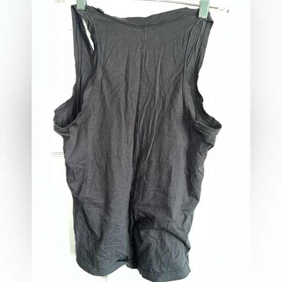 2 Basic Tanks - Picture 3 of 4